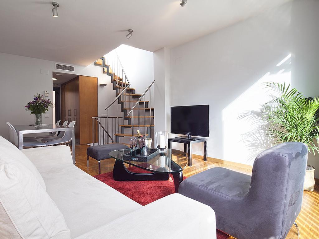 My Space Barcelona Guell Terrace Center Luaran gambar